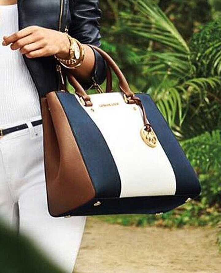 Michael Kors handbag for women Sheila crossbody purse, Black: Handbags:  Amazon.com